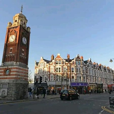 Room With Luxury Private Bathroom & Independent Entrance Near Tube 伦敦 外观 照片